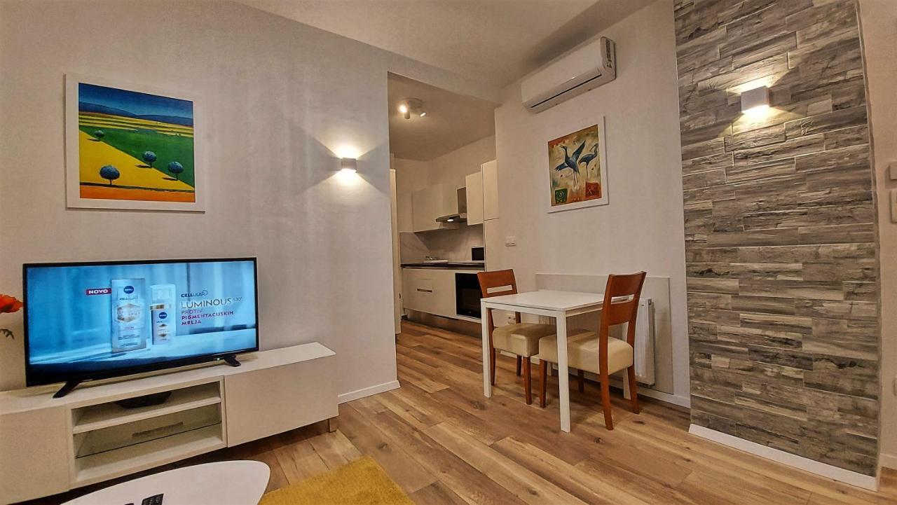 Apartments Square Загреб Экстерьер фото
