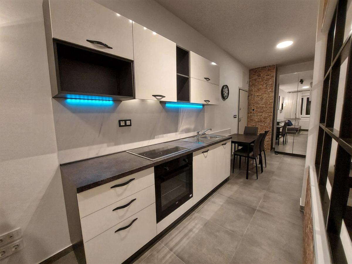 Apartments Square Загреб Экстерьер фото