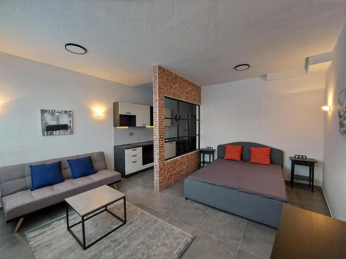 Apartments Square Загреб Экстерьер фото
