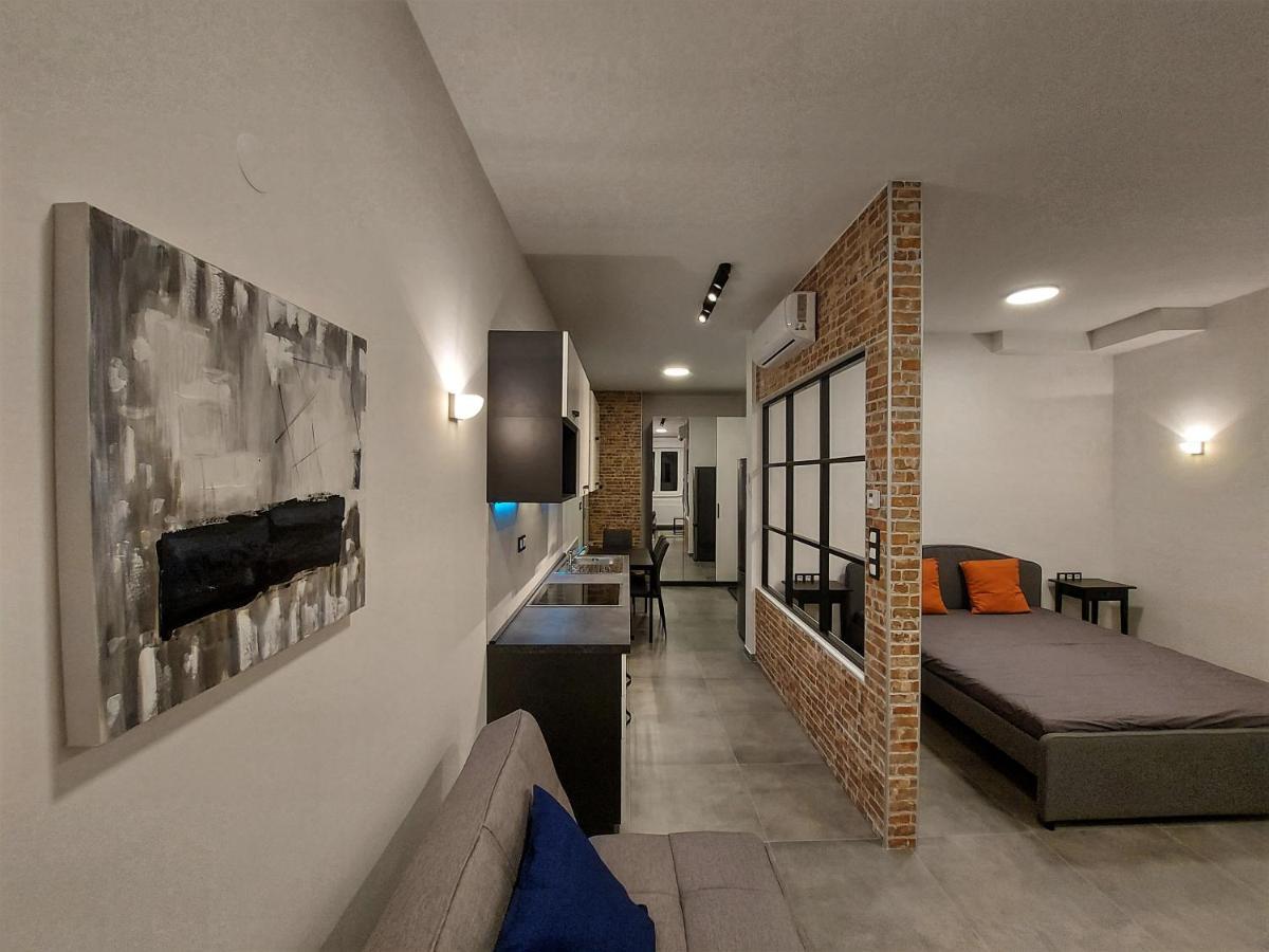 Apartments Square Загреб Экстерьер фото