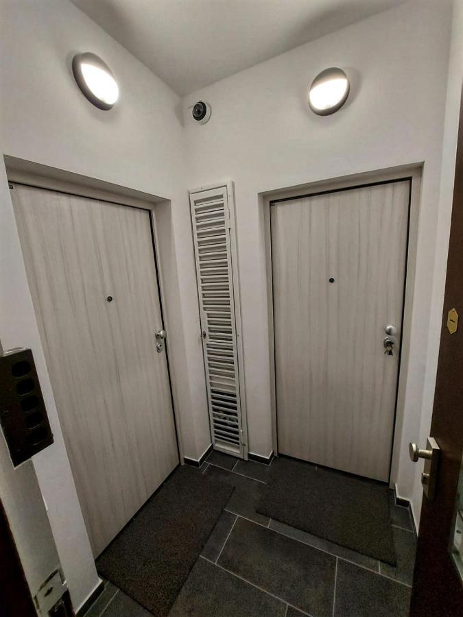 Apartments Square Загреб Экстерьер фото