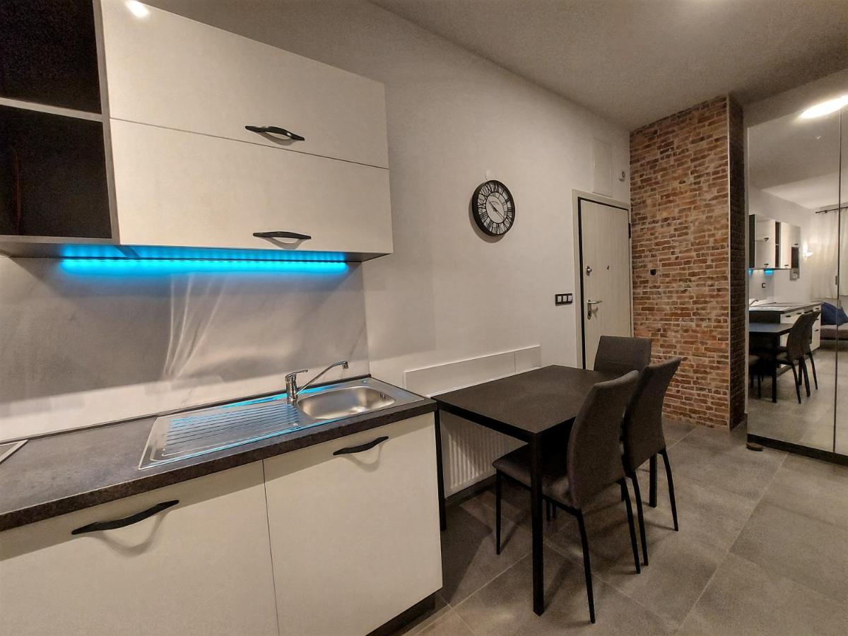 Apartments Square Загреб Экстерьер фото