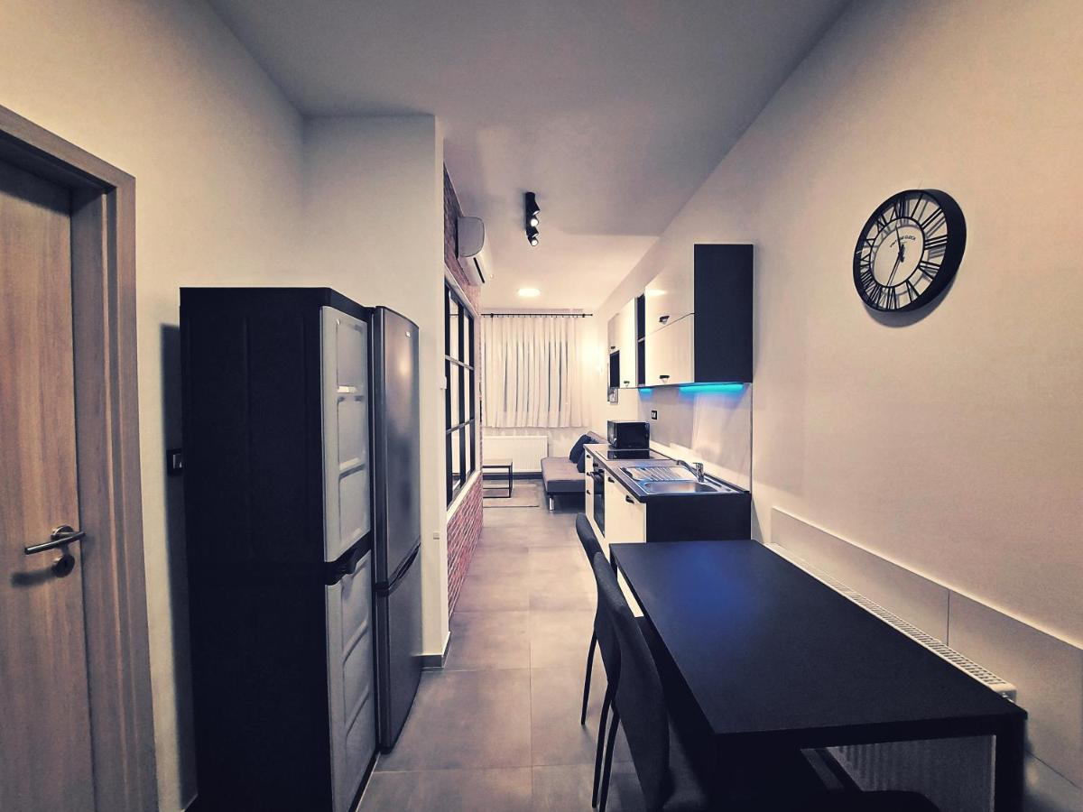 Apartments Square Загреб Экстерьер фото