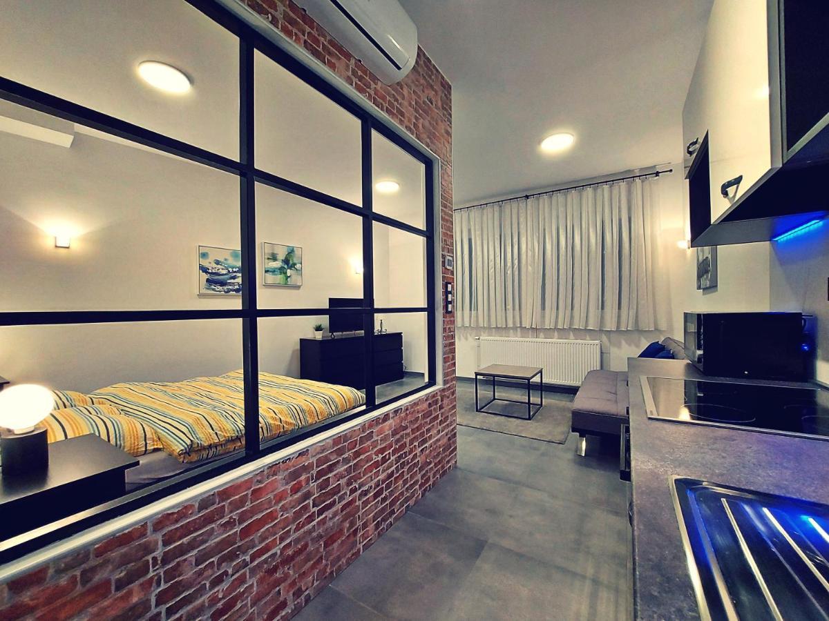 Apartments Square Загреб Экстерьер фото