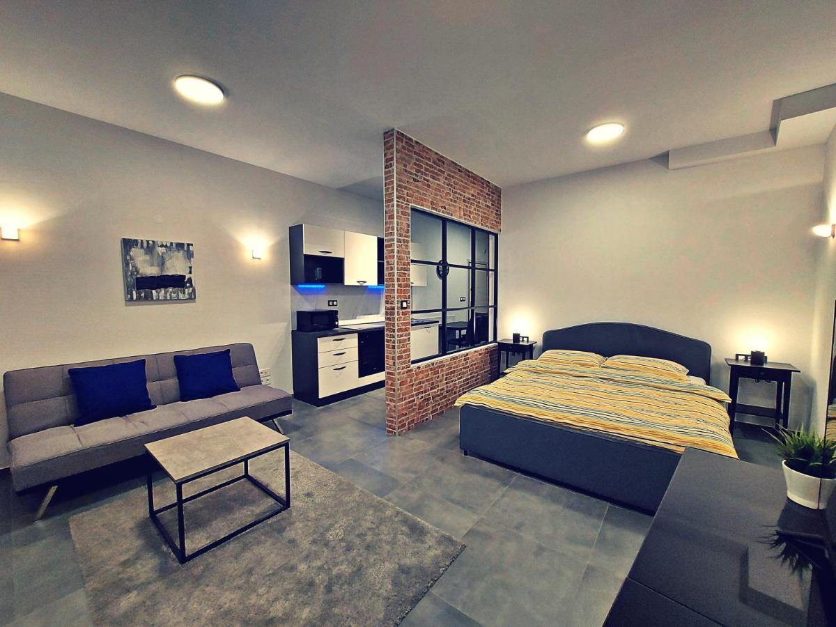 Apartments Square Загреб Экстерьер фото