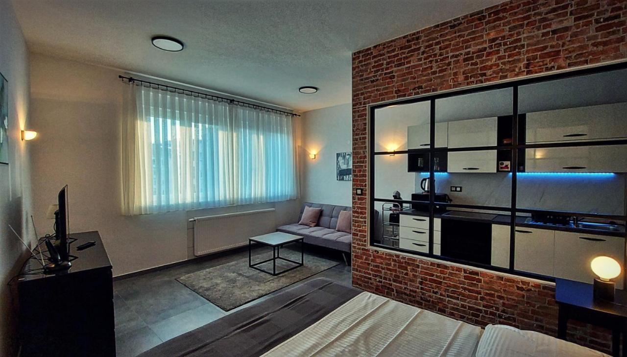 Apartments Square Загреб Экстерьер фото