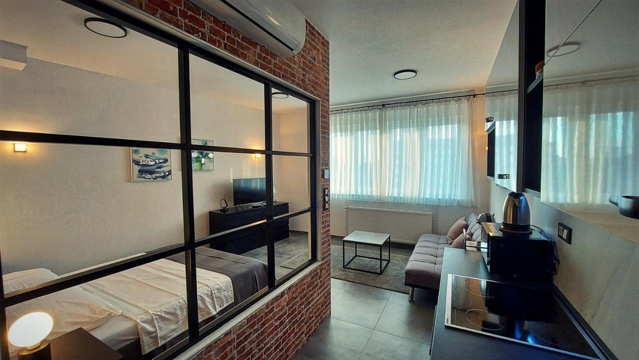 Apartments Square Загреб Экстерьер фото
